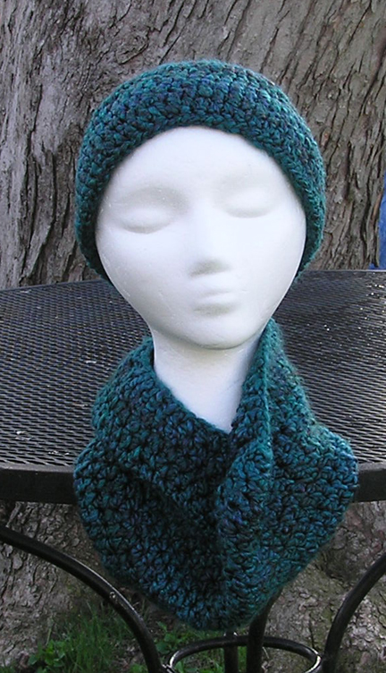 Beanie crochet hat & infinity scarf