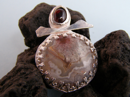 designer garnet lace pendant