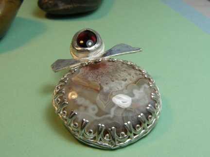 designer garnet lace pendant